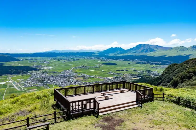 Hotels near Kabutoiwa Scenic Overlook