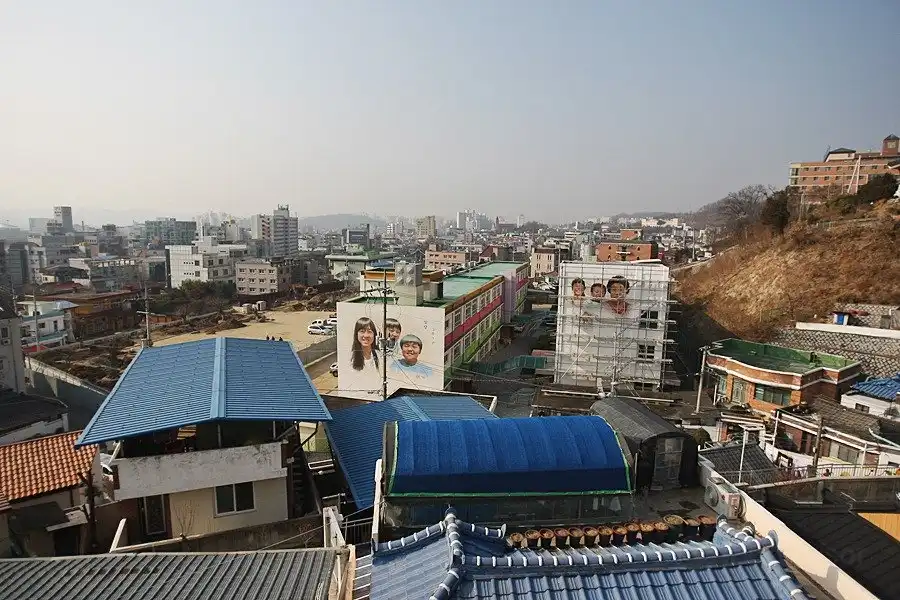 성진골 벽화마을 주변 호텔