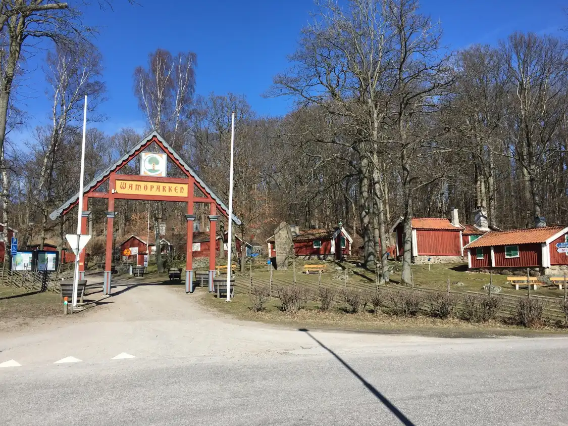 Hotels near Vamoparken