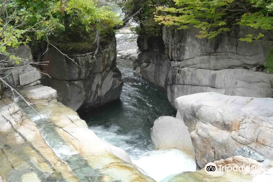 Dogen Waterfall