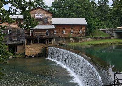 Loretta Lynn's Ranch - Event Venue, Campgrounds, Tourism Destination