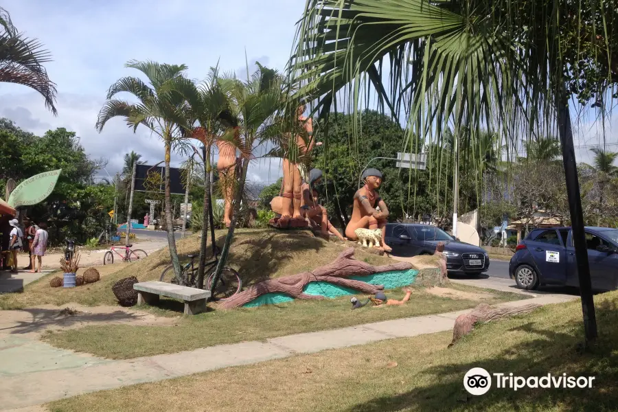 Monumento em homenagem a Primeira Missa celebrada no Brasil