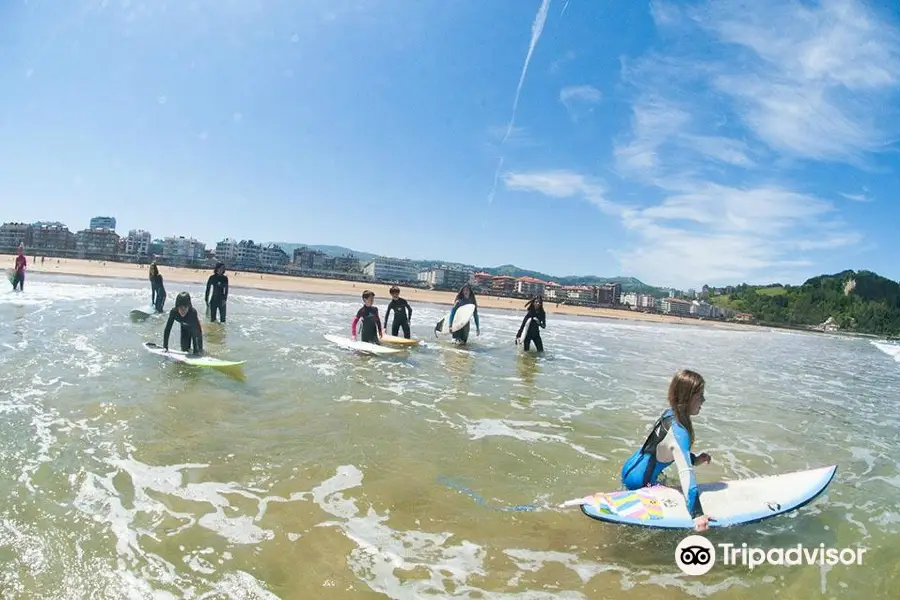 Pukas Surf Eskola Zarautz