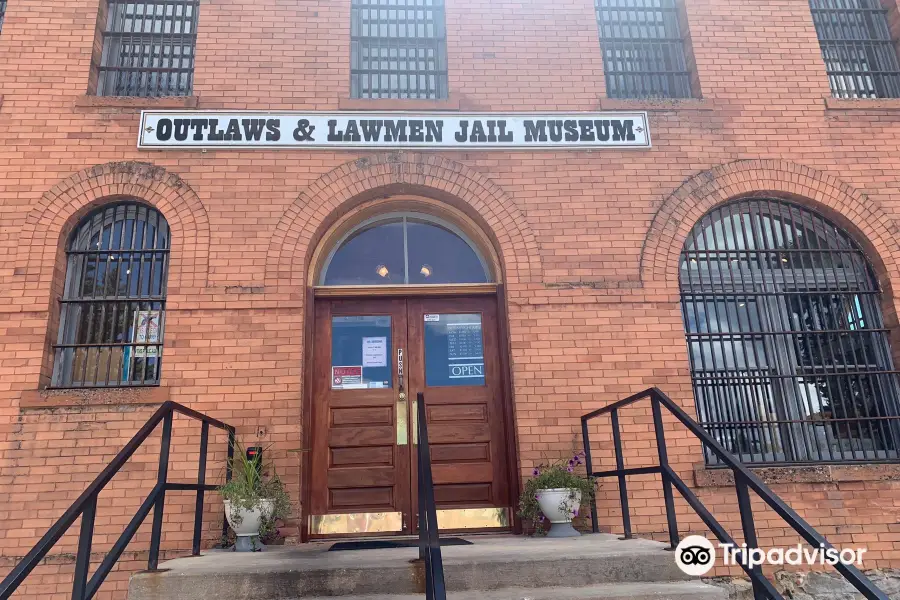 Outlaws & Law Men Jail Museum