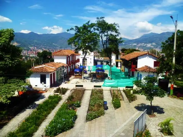 Hotels near Pueblito Paisa