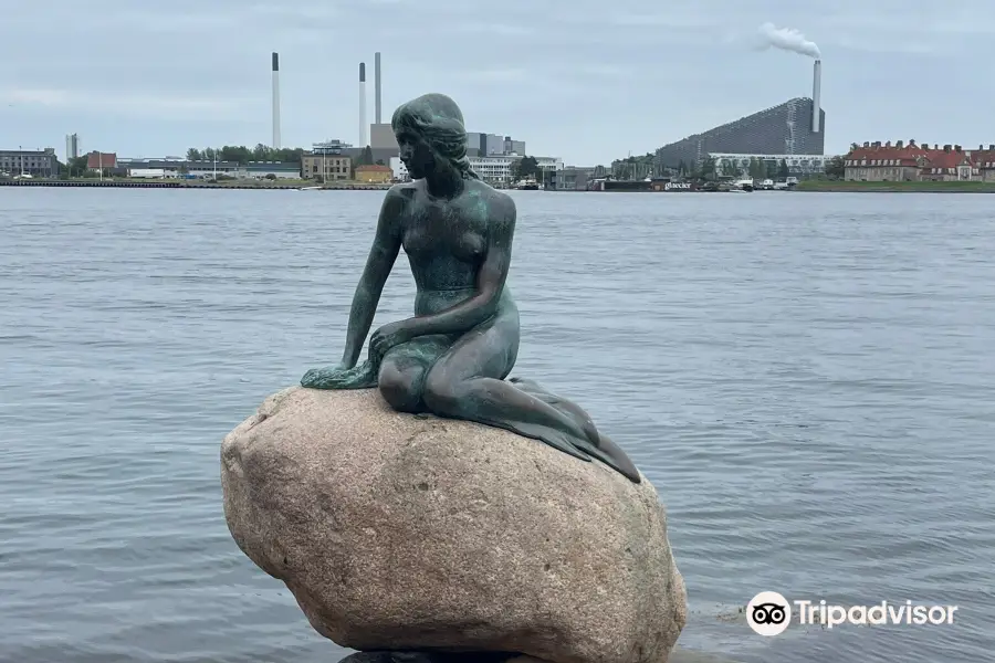 Agnete and the Merman Statue