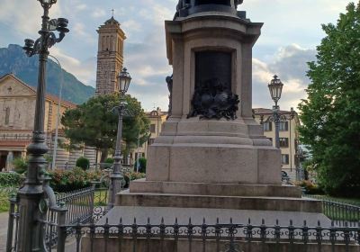 Monumento ad Alessandro Manzoni