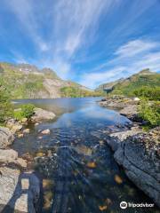 Tindstinden hike trailhead