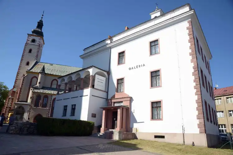 Hotels near Stredoslovenska Galeria