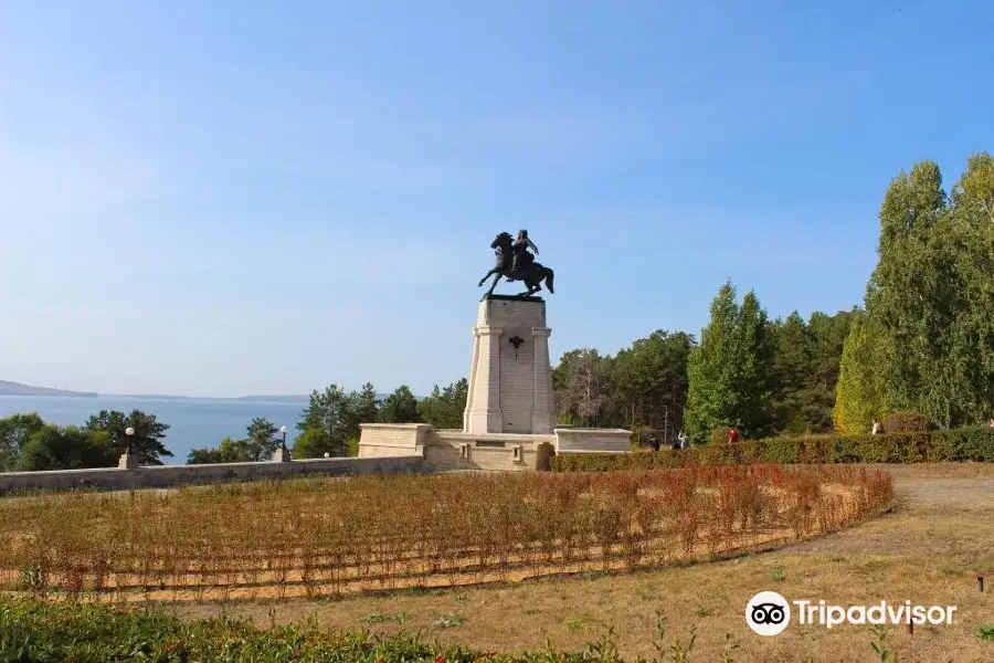 Monument Tatishchev VN