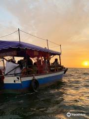 Lima Food Boat