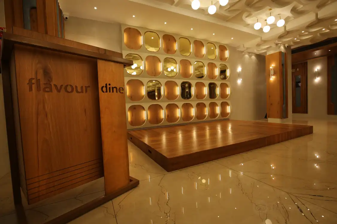 Hotels near Makarpura Palace