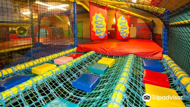 Flying Legends Wacky Warehouse