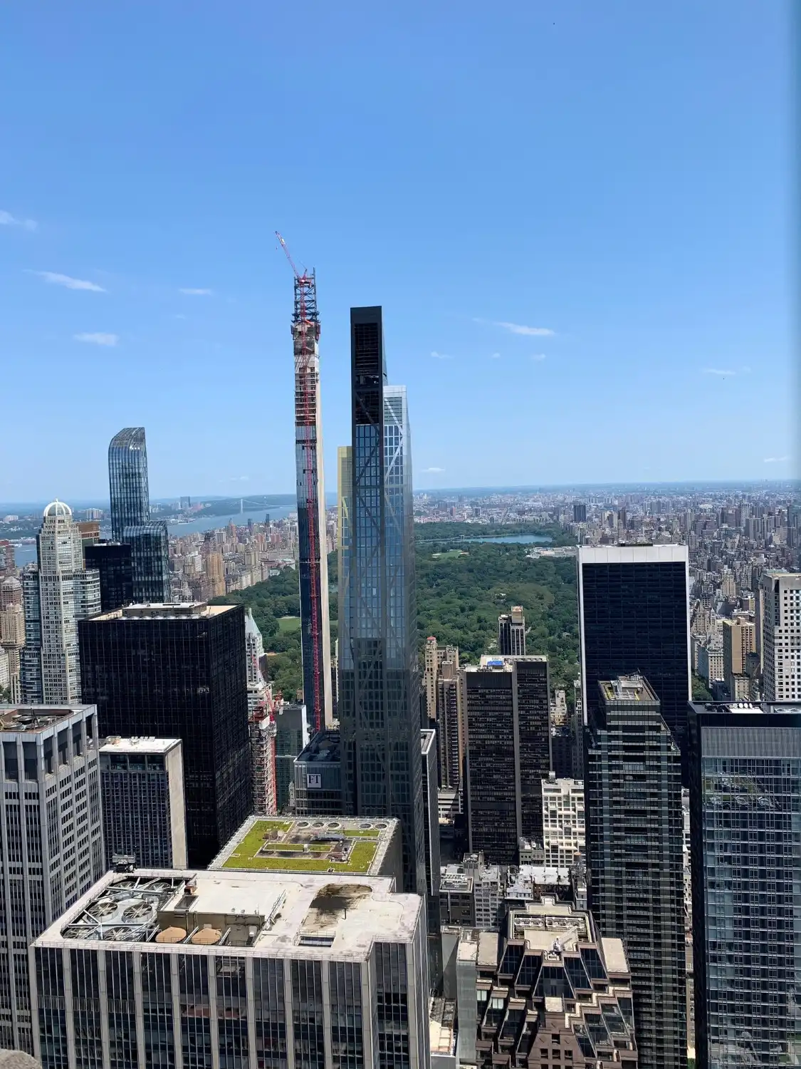 제너럴 일렉트릭 빌딩 주변 호텔