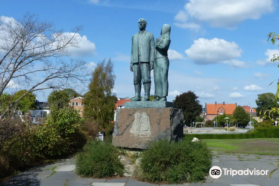 Emigrant Monument