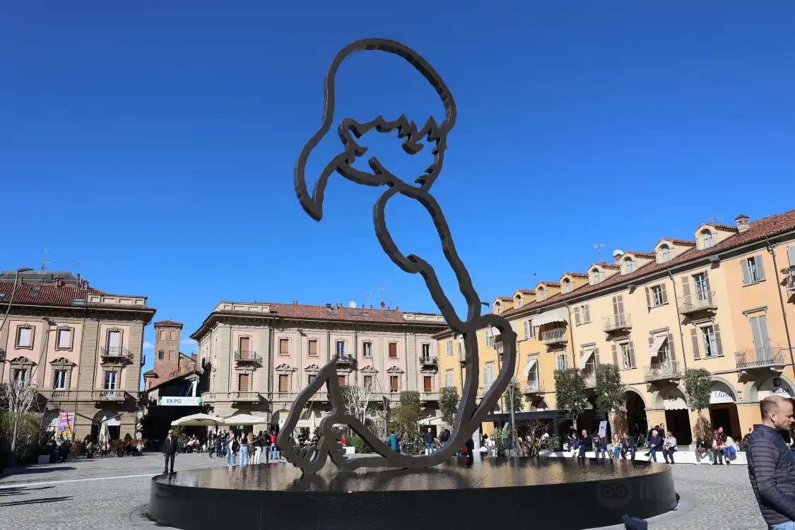 Hotels near Comprehensive School of Alba Historical Center