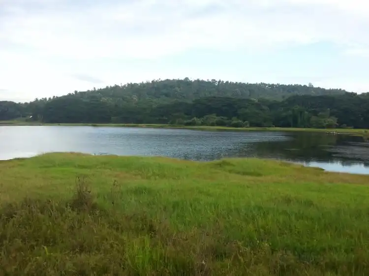 Hotels near Mavoor Wetlands