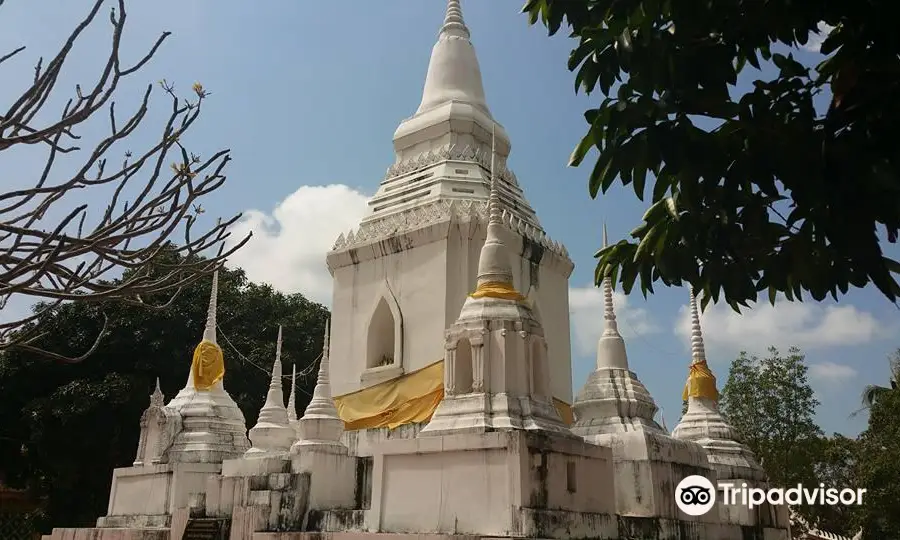 Wat Phu Khao Noi