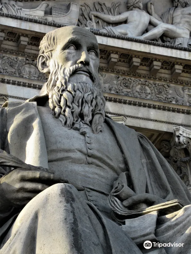 4_La statue de Michel de l'Hôpital