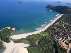 Camburizinho Beach