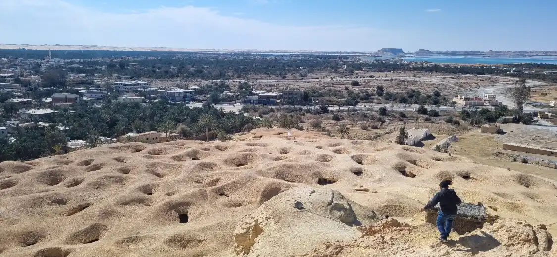 Hotels near Mountain of the Dead