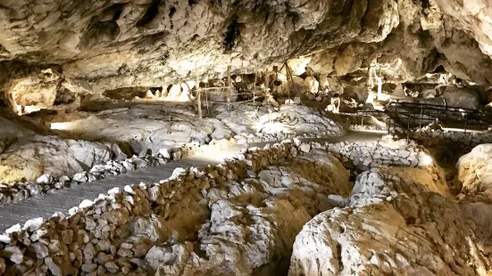 Cueva de las Ventanas