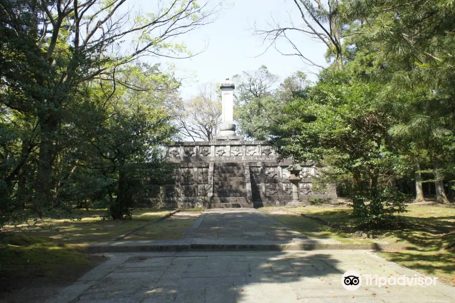 Tomb of Toshinaga Maeda