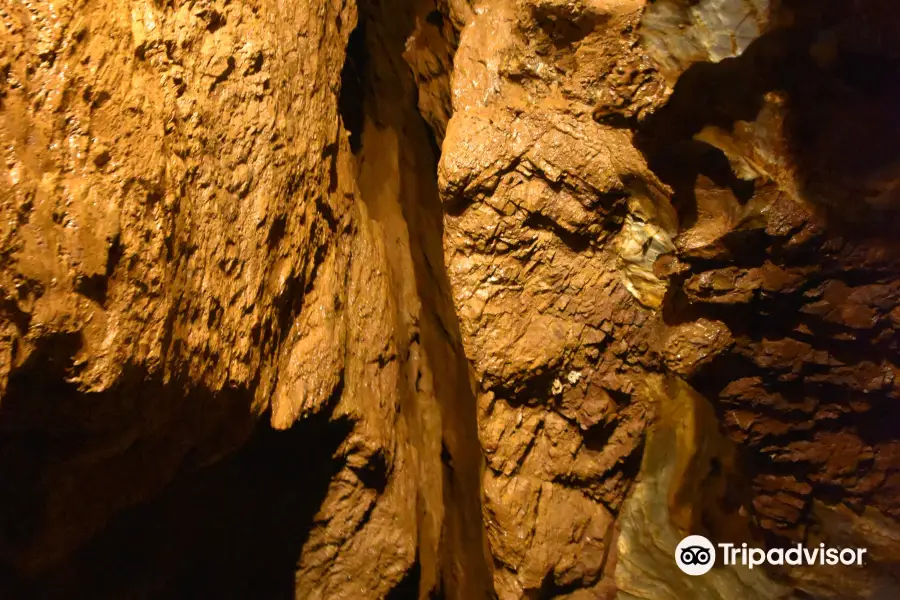 Cueva de aragonito Ochtinská
