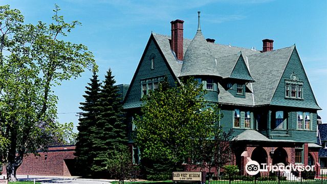 Rahr West Art Museum