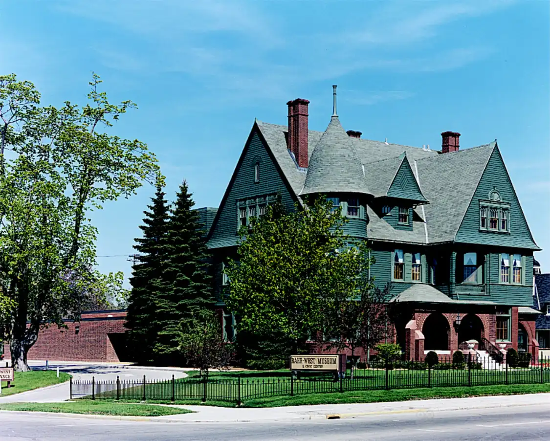 Các khách sạn gần Rahr-West Museum and Mansion