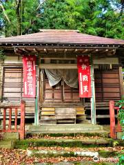 Tomb of Yoshitsune’s Wife and a Daughter