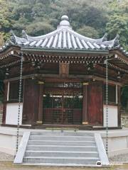 Yugasan Rendai Temple