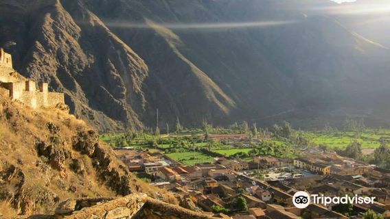 Pinkuylluna Mountain Granaries