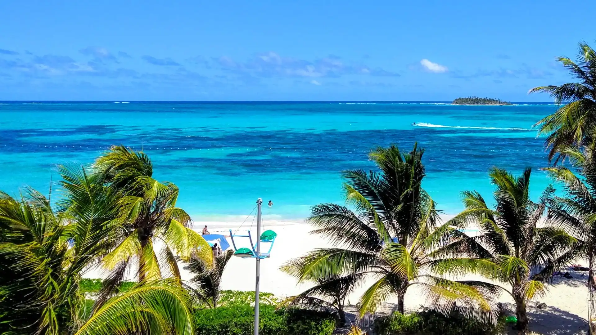 Hotels near Playa Spratt Bight
