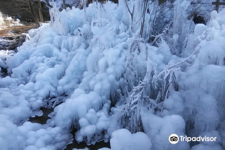 あしがくぼの氷柱