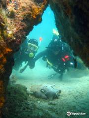 Mares del Sur Dive Center