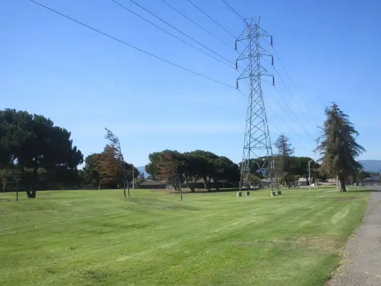 Hotels near Montague Park