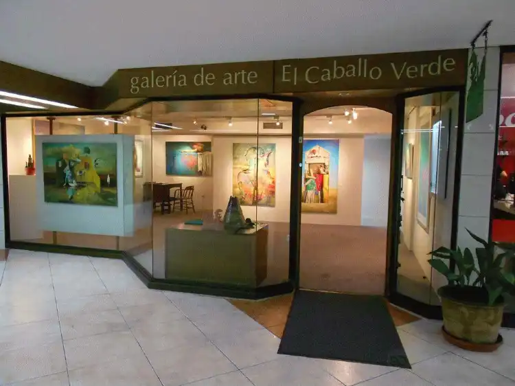 Hotels near Galeria de Arte El Caballo Verde