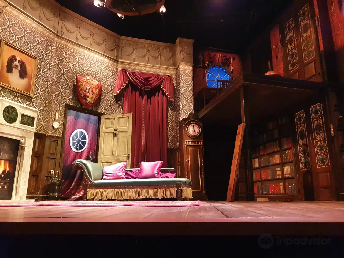 Hotel in zona The Plays That Goes Wrong