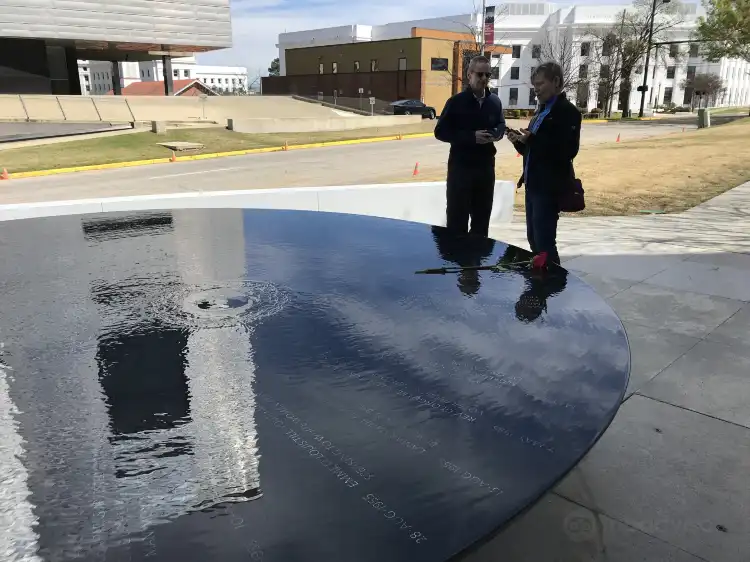 Hotel dekat Civil Rights Memorial
