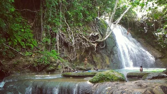 Wafsarak Waterfall