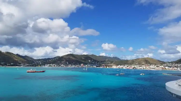 Hotels near Great Bay Beach