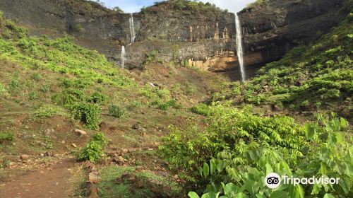 Pandavkada Falls