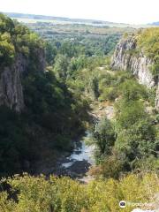 Еменский водопад и каньон