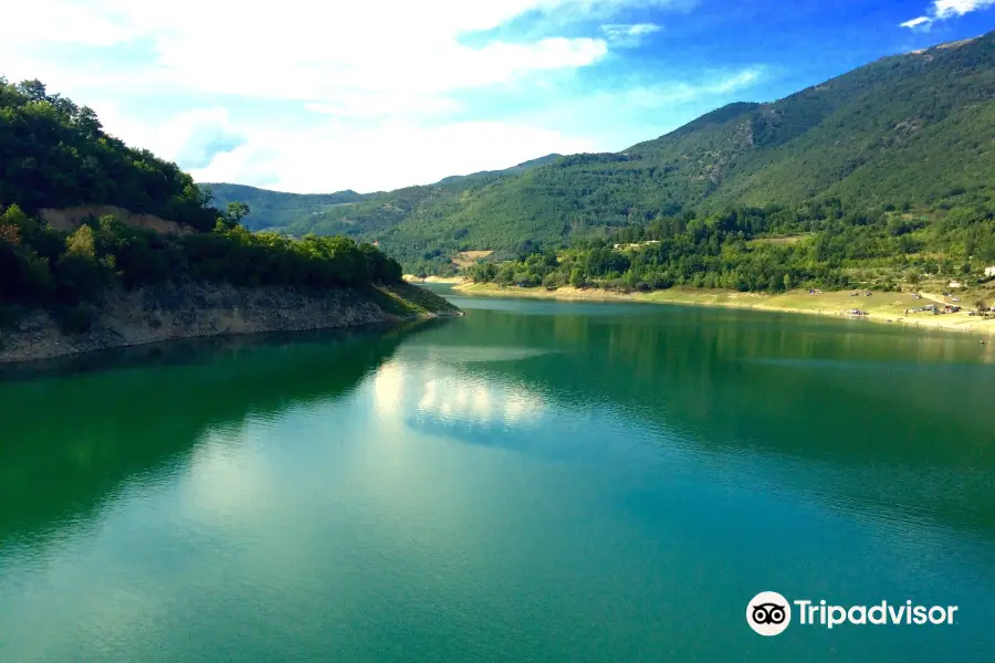 Lago del Turano