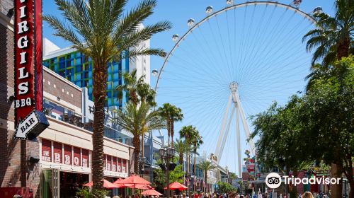 The LINQ Promenade