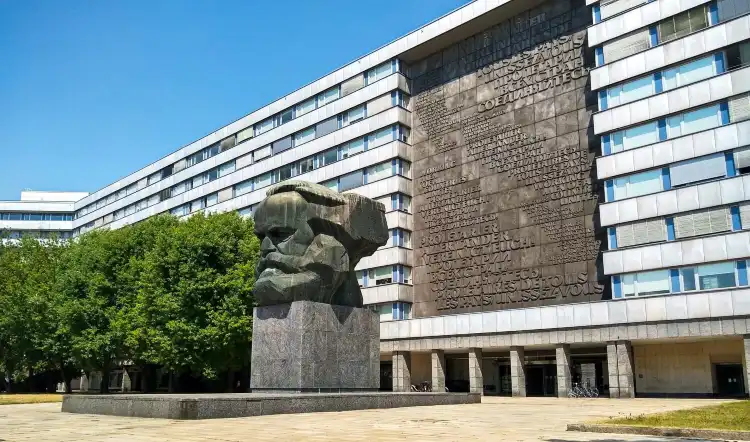 Hotels near Karl-Marx-Monument