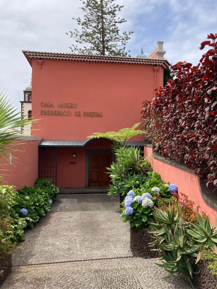 Hotels near House Museum of Frederico de Freitas