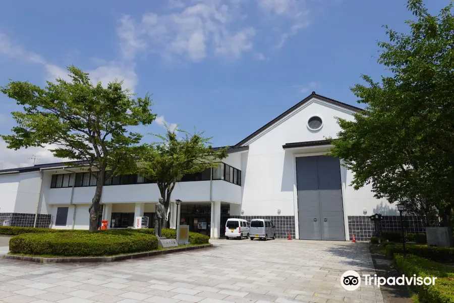 越中八尾曳山展示館