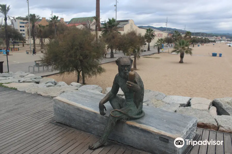 Anís del Mono sculpture